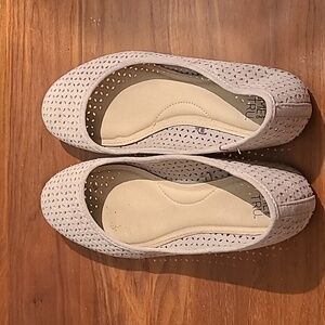 Tan Flats size 8